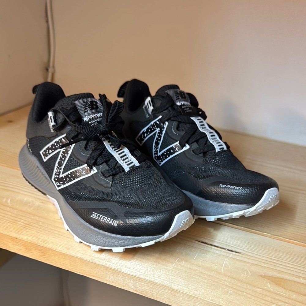 New Balance Kids' Black and Grey Sneakers